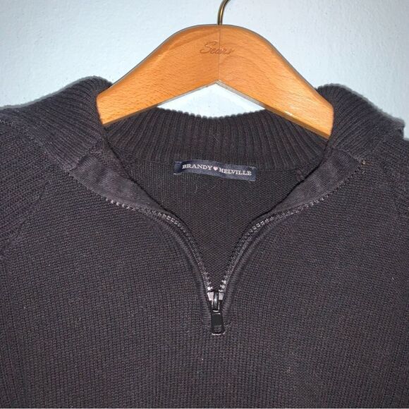 Brandy Melville Cropped Ribbed Sweater 3/4 zip - Picture 2 of 3